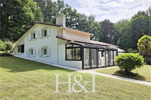 propriete à la vente -   86190  BERUGES, surface 245 m2 vente propriete - UBI474706922